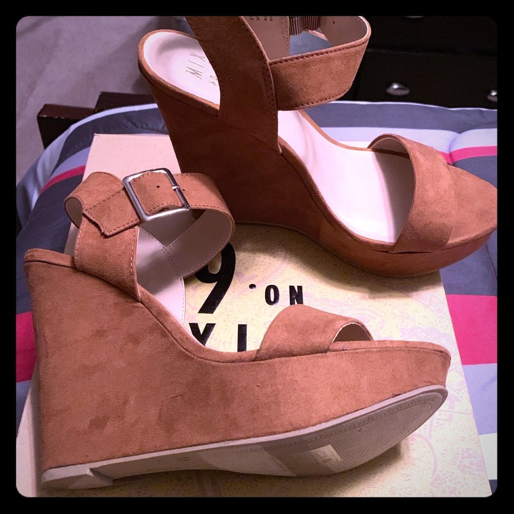 Mix No. 6 Cognac Wedge Sandal - size 8